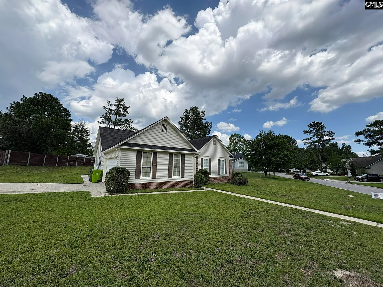 3 bed, 1342 sqft, $1,595 — Photo 4