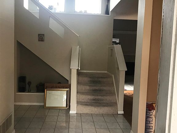 2nd image of 4689 Portrait Ln