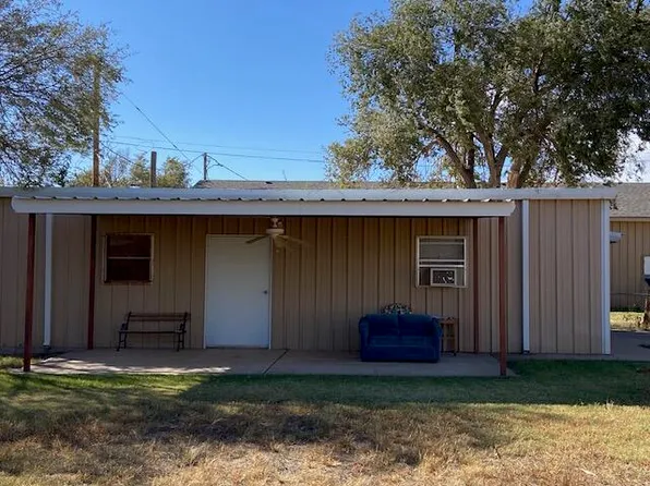 907 Avenue K, Shallowater, TX 79363