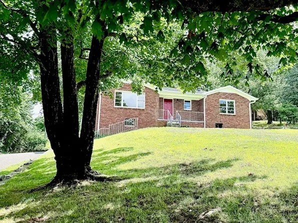 212 Wallace Dr, Fayetteville, TN 37334