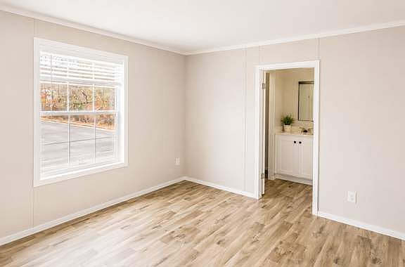 3rd image of 124 Colony Cir