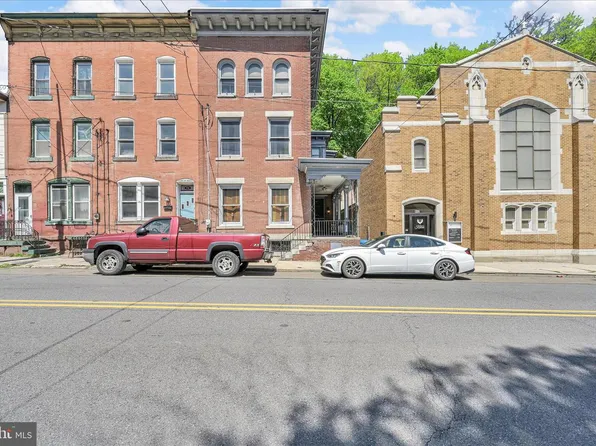 914 W Market St, Pottsville, PA 17901