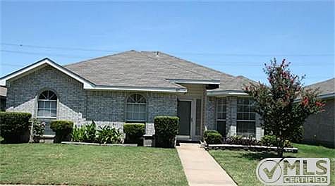 1st image of 817 Applewood Dr