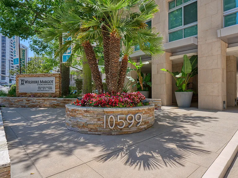 10599 Wilshire Blvd — Photo 3