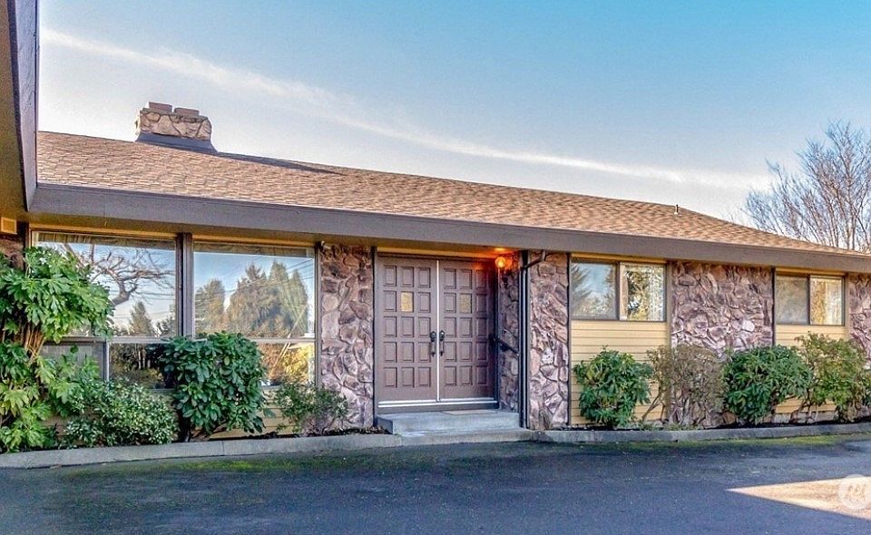 1st image of 2902 49th Avenue NE