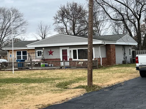 1209 Main St, South Roxana, IL 62087