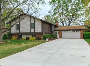 328 Timberidge Dr, Saint Peters, MO