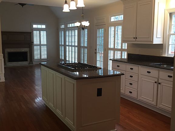 3rd image of 3807 Upland Dr