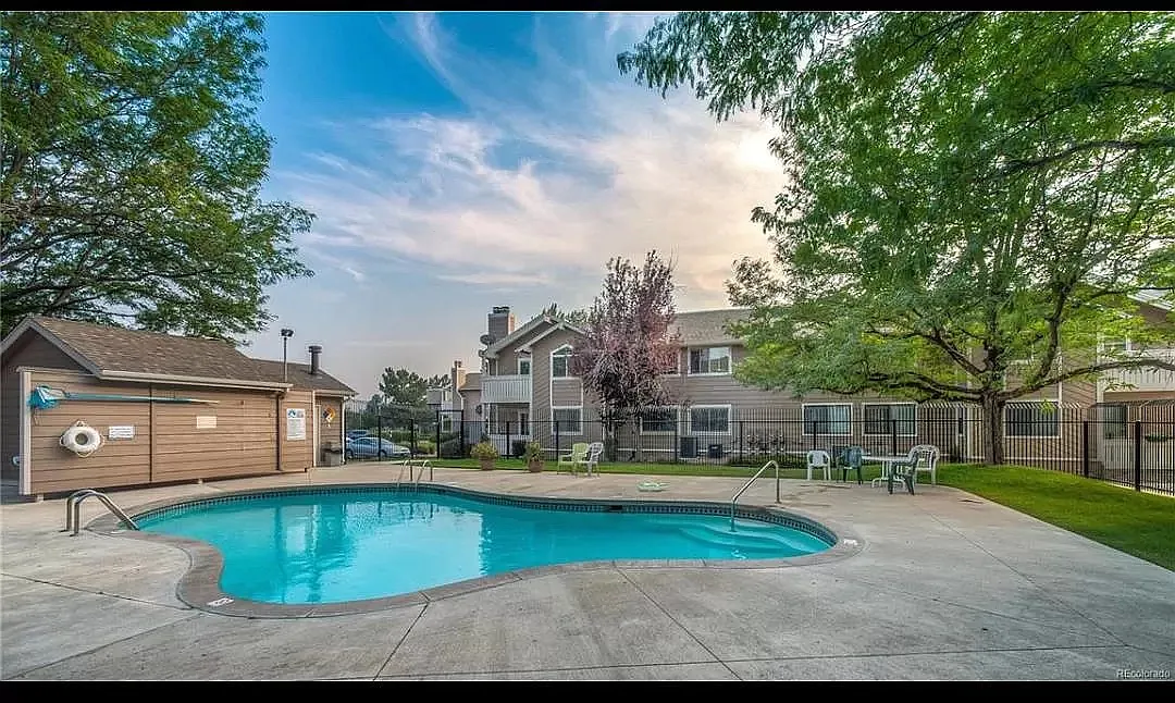 2 bed, 982 sqft, $2,150 — Photo 2