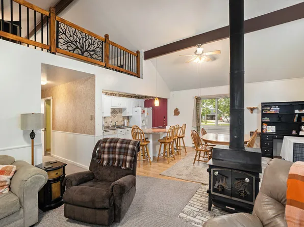 10905 1st St, Stanwood, MI 49346