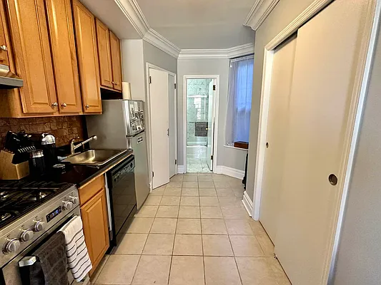 Rented by Tourma Realty LLC | media 12