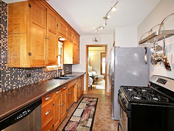 4th image of 4227 32nd Ave S