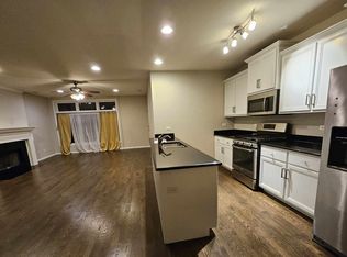 1429 W Fillmore St APT 2, Chicago, IL 60607