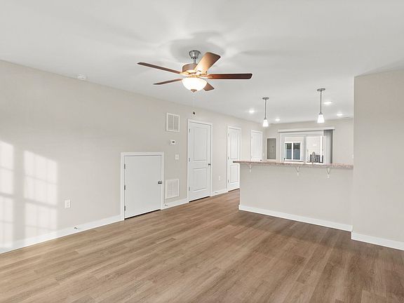 4th image of 1325 Owen Ln