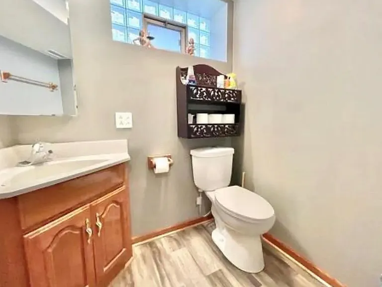 5304 S New England Ave — Photo 10