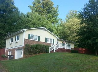 7 N Fair Oaks Rd, Arden, NC 28704