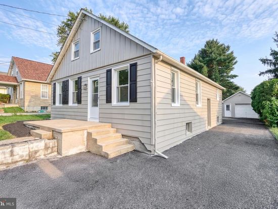 16 E Tolna Rd, Shrewsbury, PA 17361