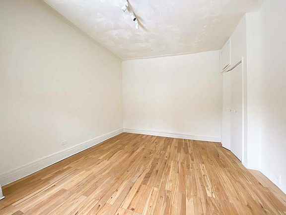 3rd image of 487 Clinton Ave #1DS