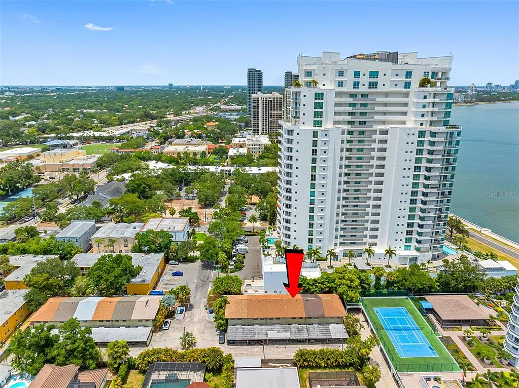 2 bed, 2.5 bath, 1424 sqft, $3,600 — Photo 4