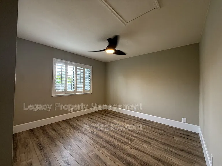 3209 Serra Way — Photo 16