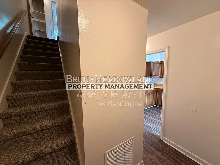 9116 Parktop Ln #B — Photo 30
