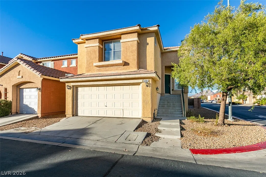 3 bed, 2.5 bath, 1667 sqft, $1,800 — Photo 3