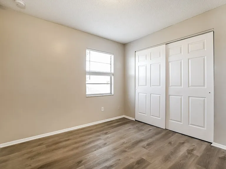 520 Elmwood Ct — Photo 13