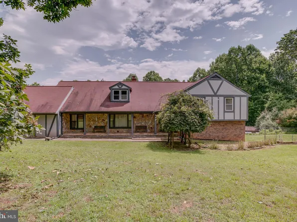 7721 Churchill Ct, Marshall, VA 20115