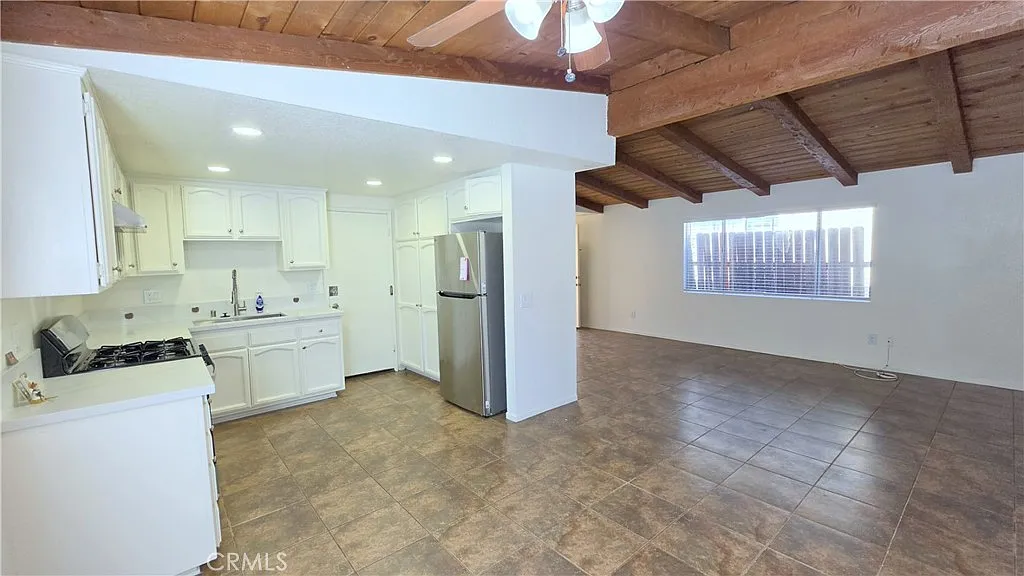 3 bed, 1152 sqft, $3,295 — Photo 2