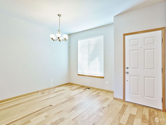 3rd image of 5714 76th Avenue NE