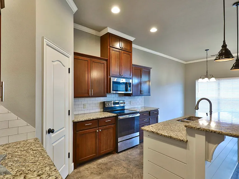 3812 Carrera Ln — Photo 7