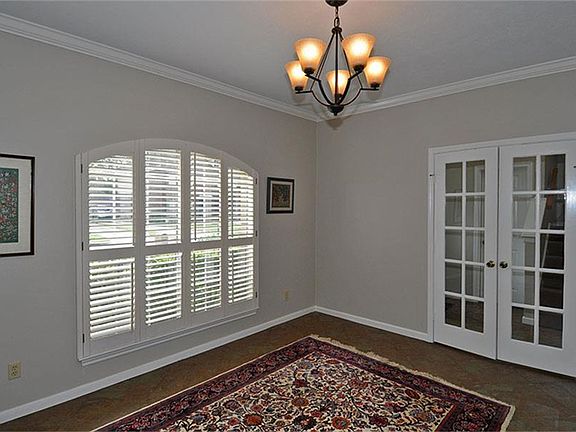 5th image of 4019 Spruce Valley Dr