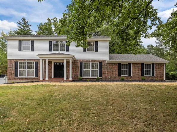 816 Angleterre Dr, Saint Louis, MO 63141