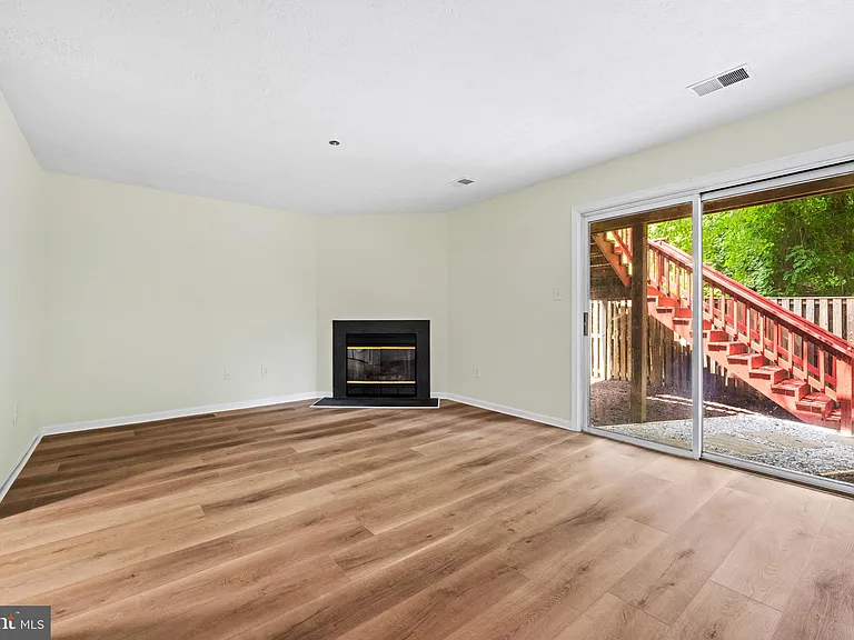 2615 Chivalry Ct — Photo 48