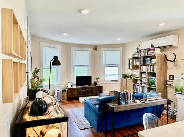 193 Vinton St, Providence, RI 02909