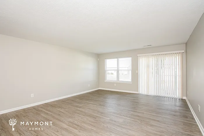 224 Rolling Ridge Dr — Photo 3
