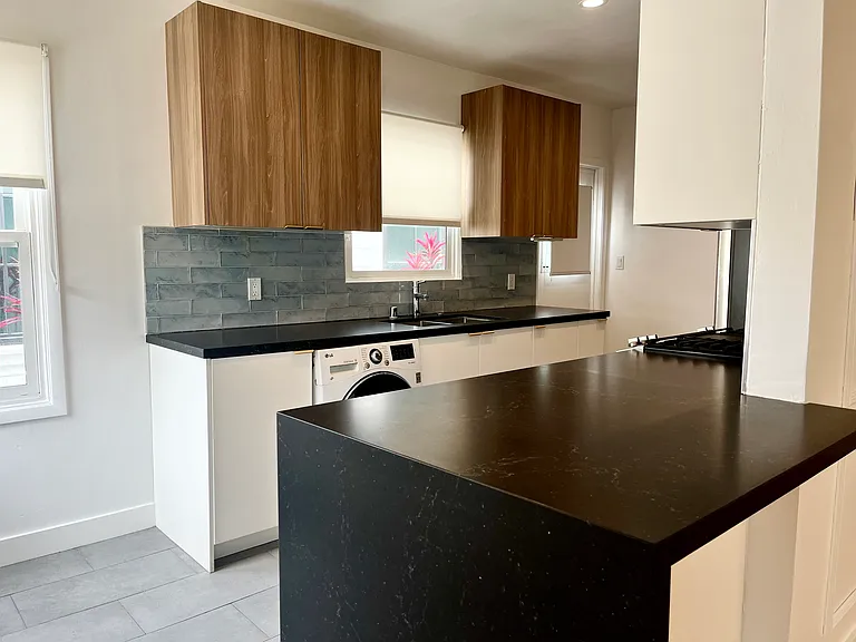 416 Longfellow Ave — Photo 3