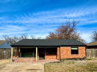 1705 Carlisle Rd, The Village, OK 73120