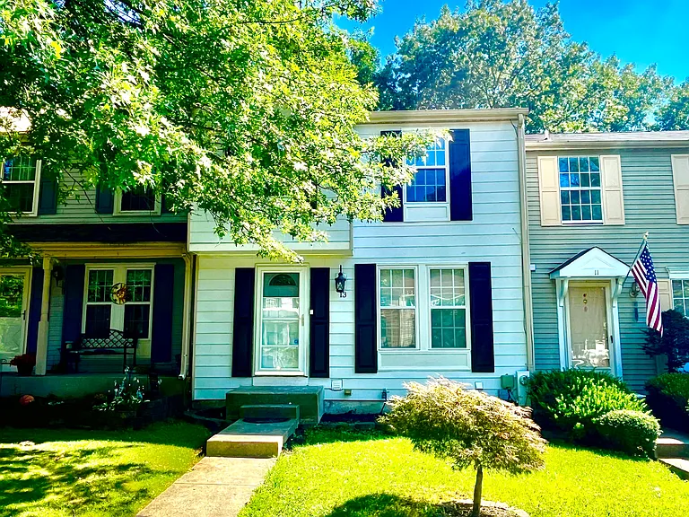 13 Dallington Ct — Photo 2