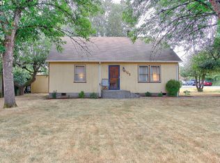 9125 SW Center St, Tigard, OR 97223