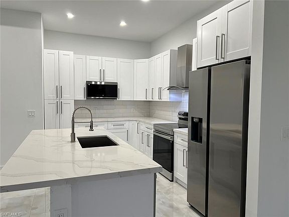 3rd image of 4196 22nd AVE NE