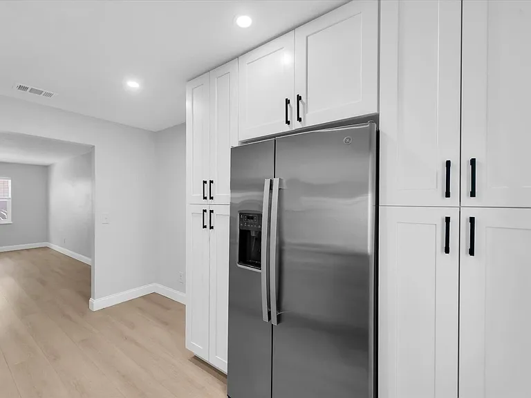 3009 W Binnicker Ave — Photo 5