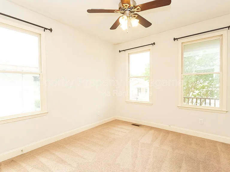 226 N Hickory St — Photo 18