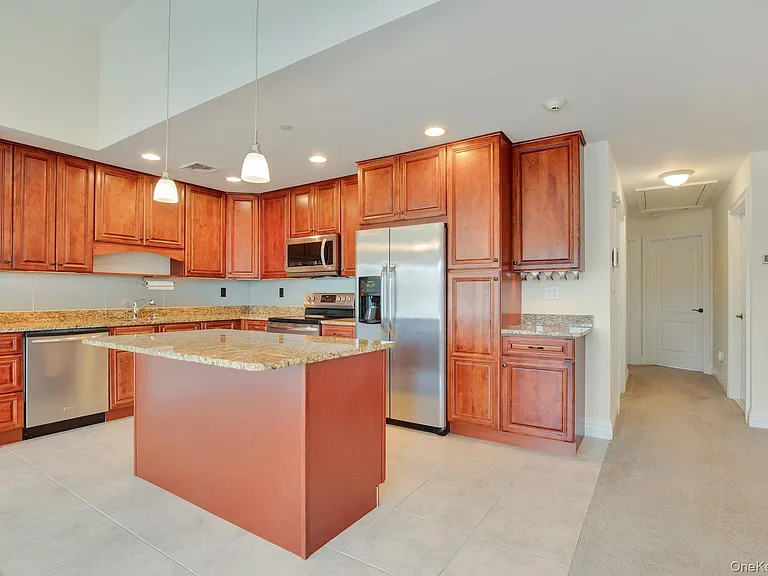 34 Della Dr — Photo 3
