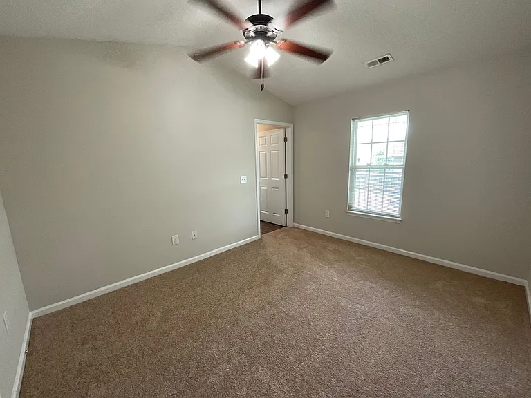Meridian Park Apartments — Photo 245