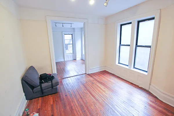 Rented by Jonis Realty | media 11