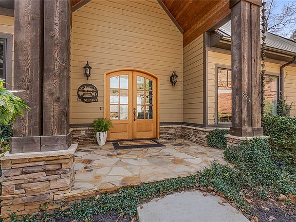 4th image of 827 Top Ridge Dr