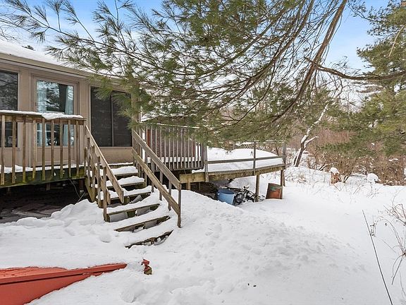 2nd image of 6 Henry Rd