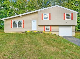 6 Brooker Dr, Newburgh, NY 12550