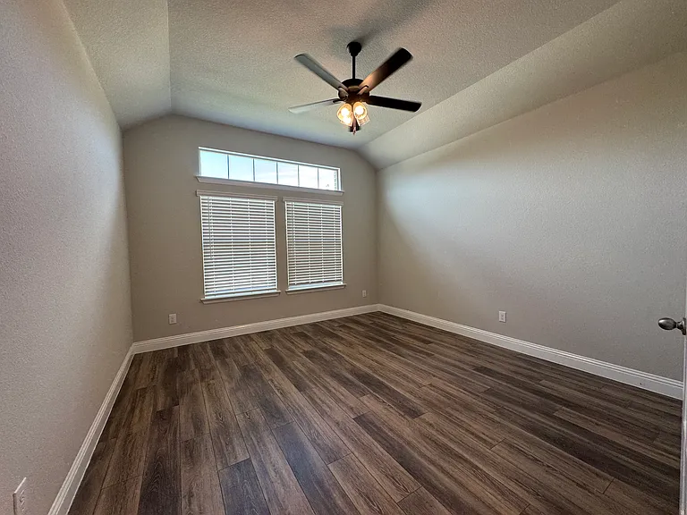 216 Missler Dr — Photo 3